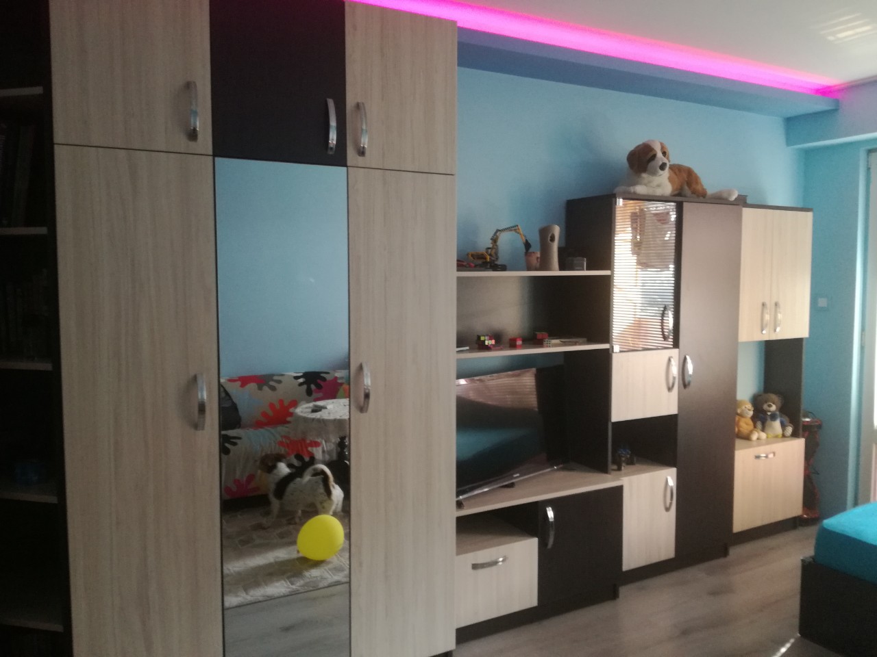 Секция по поръчка "Златина"