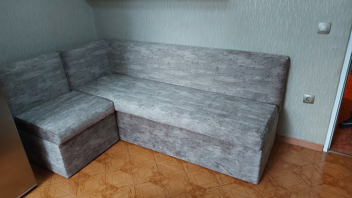 диван по поръчка "Микаела"